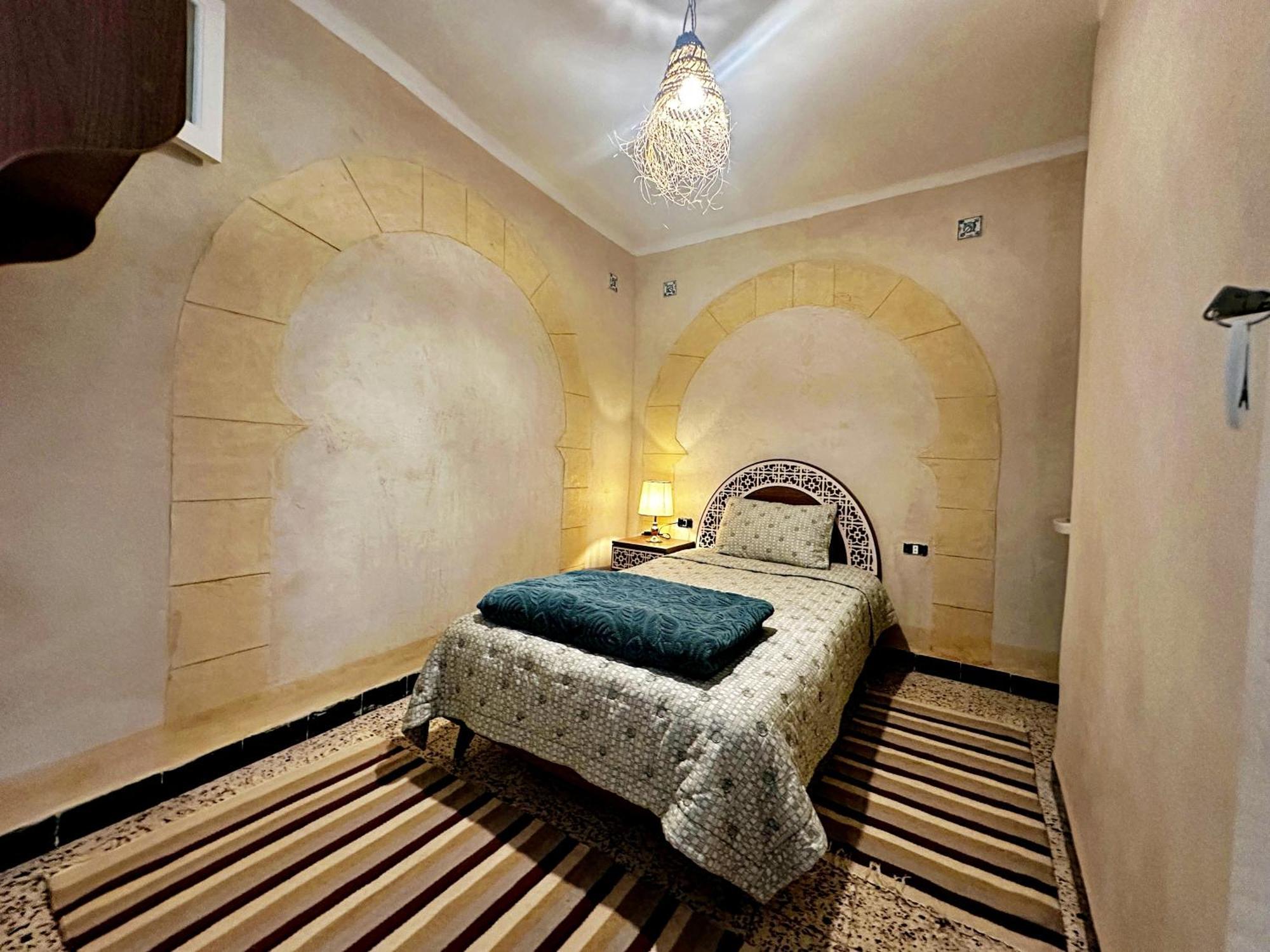 Paris 2*