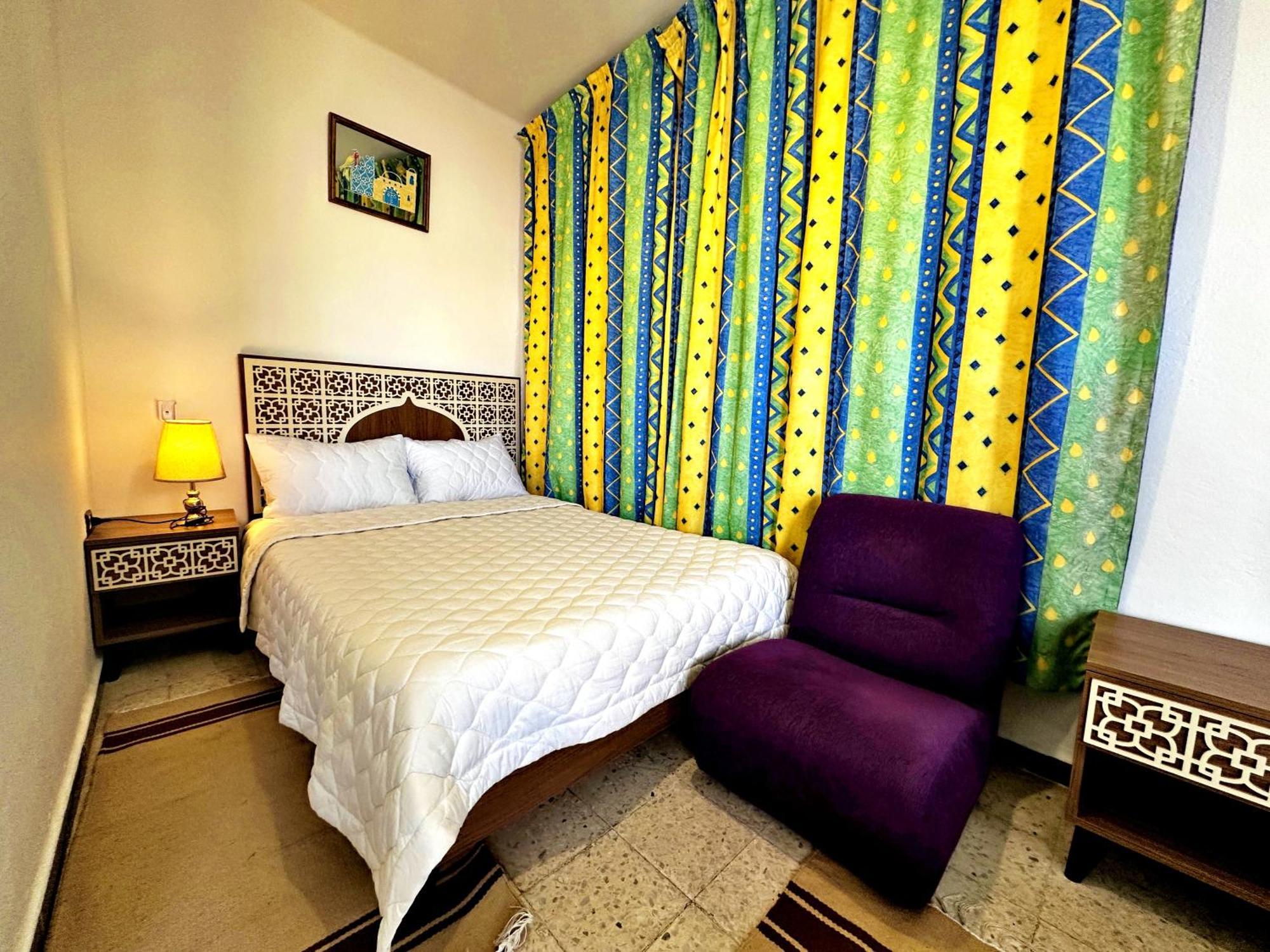 Paris Hotel 2*